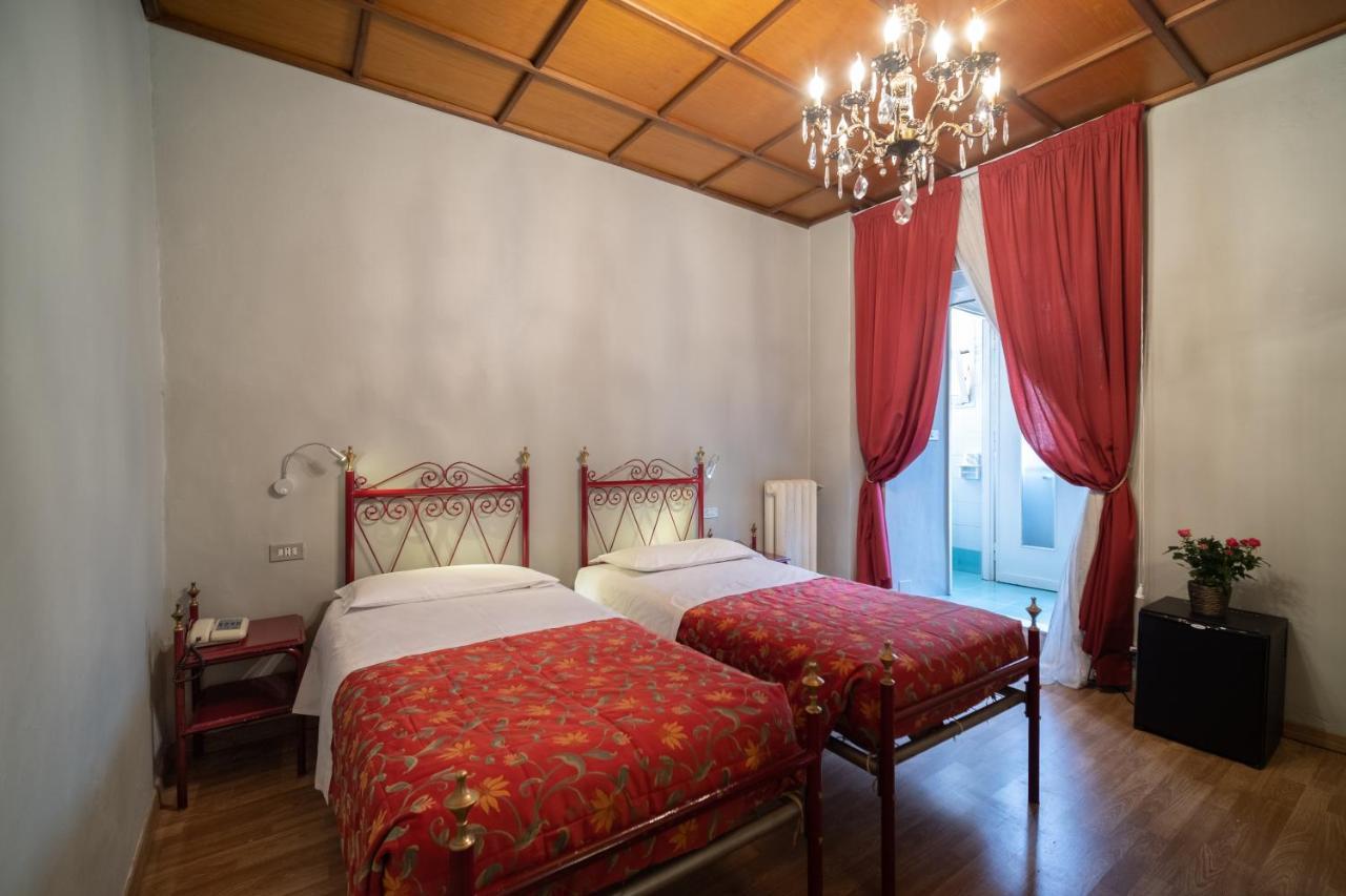 Hotel Italia 3*