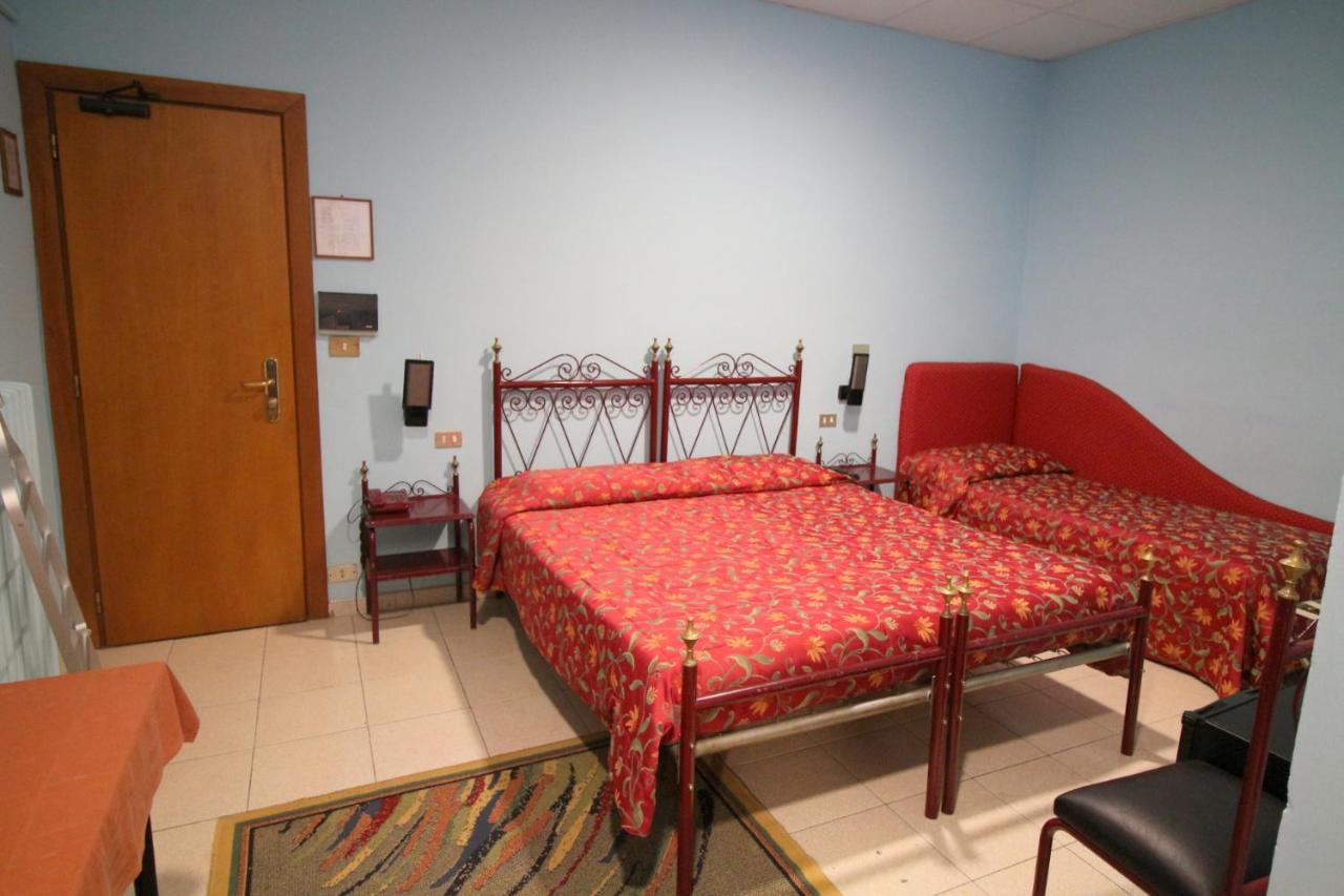 Hotel Italia 3*