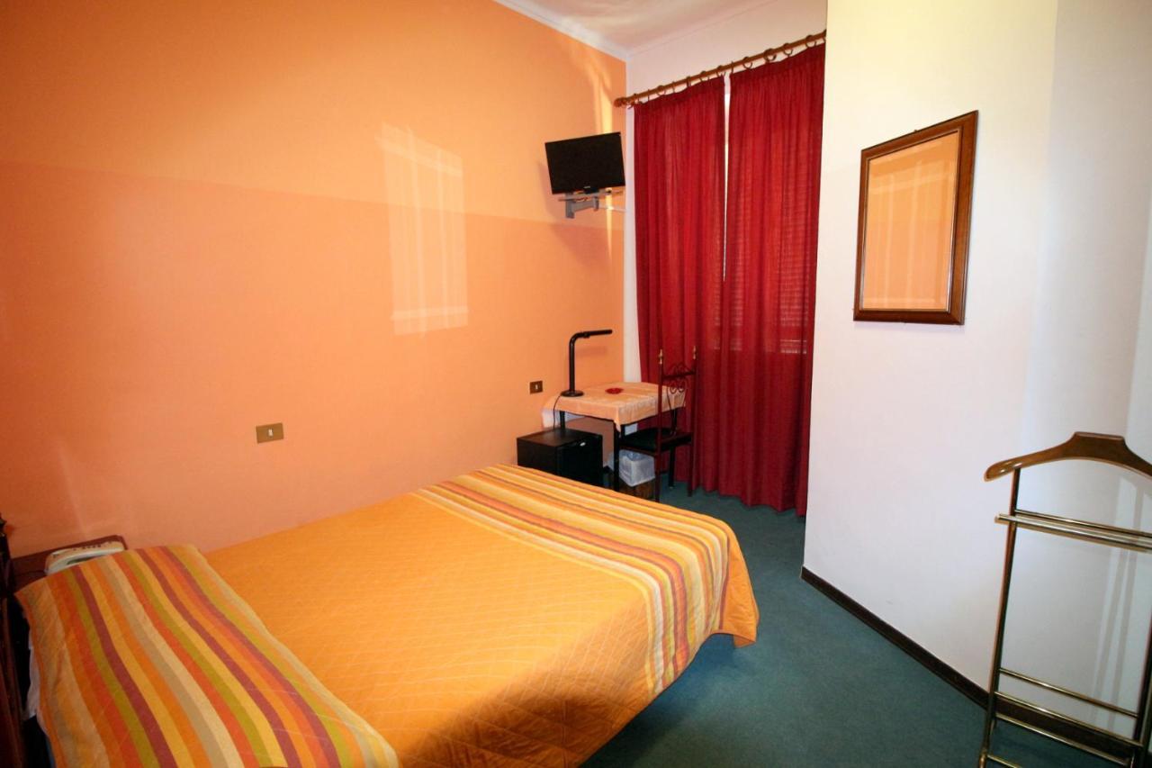 Italia Hotel 3*