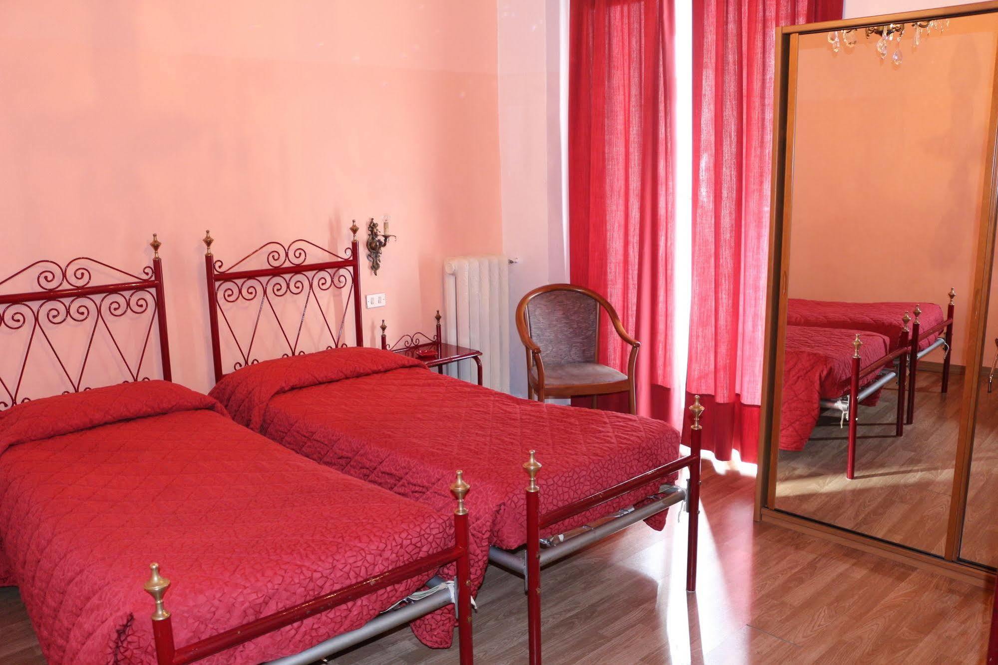 Hotel Italia 3*